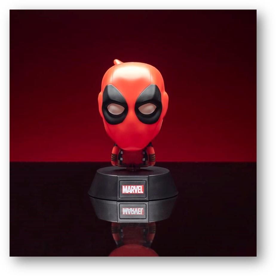 Marvel Icon Light Deadpool nerd-pug